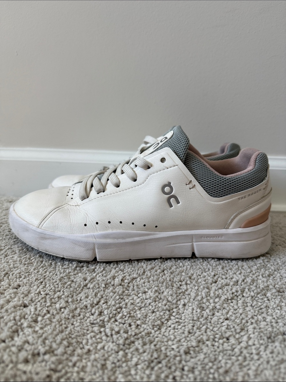 On Cloud | The Roger Women’s size 6.5 - Picture 3 of 9